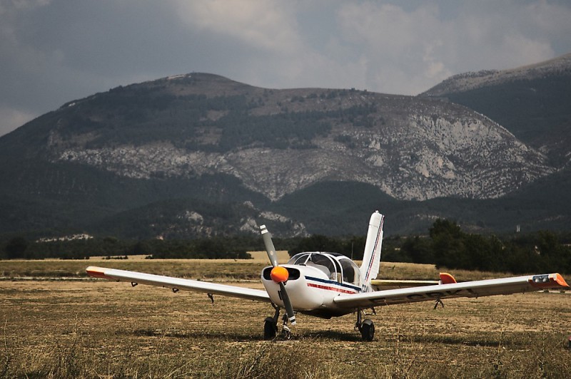 Morane (F-GBKL) am flugplatz Puimoisson