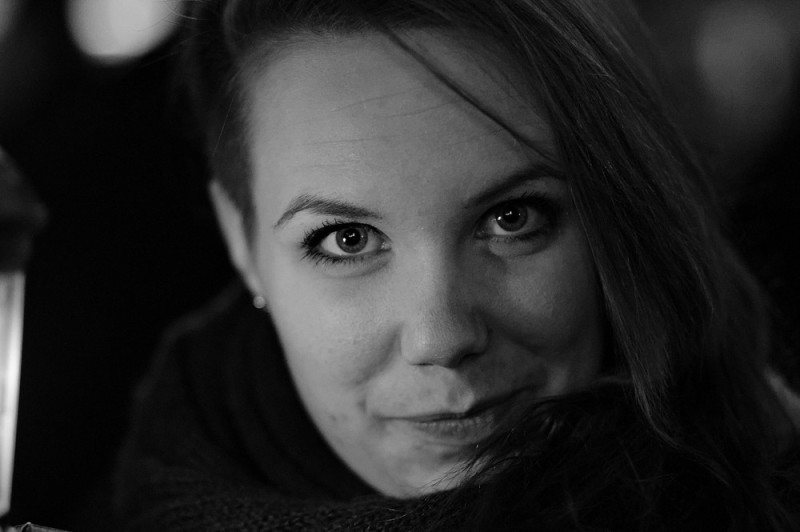 Stranger: Tina in Essen