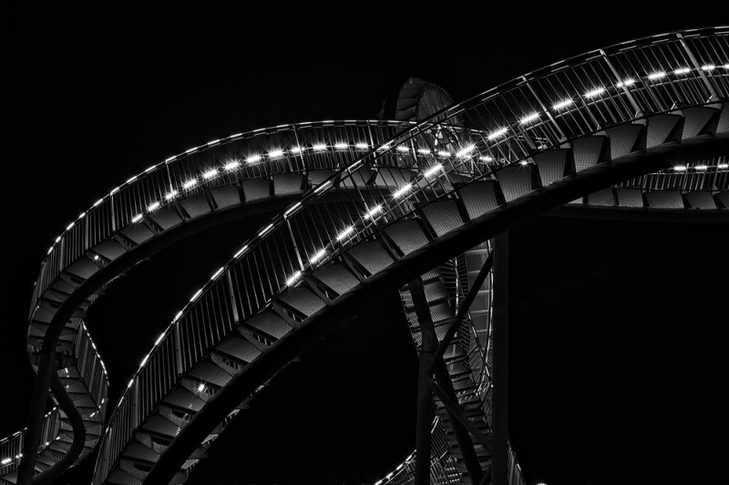 Tiger & Turtle – Magic Mountain