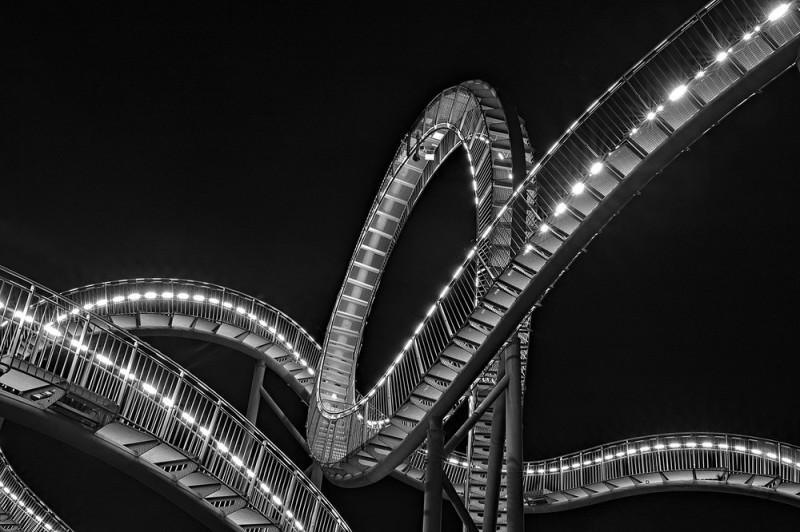 Tiger & Turtle – Magic Mountain