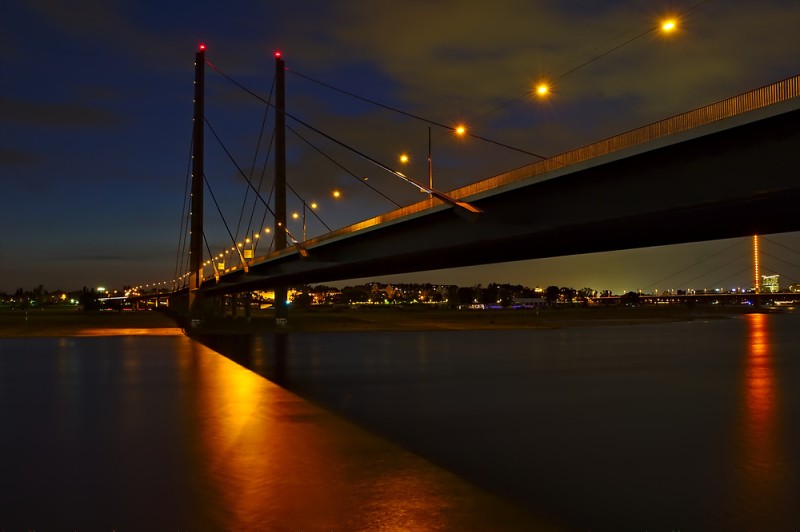 Rheinbrücke Düsseldorf